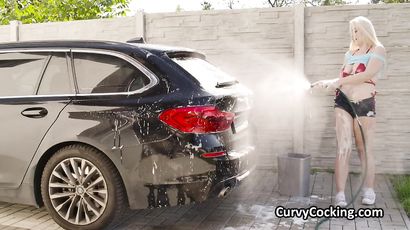 Titty Having Intercourse Big Tit Car Cleaning Girlfriend