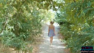 All Natural MILF Blonde Jillean Strips Outdoor During A Picnic With Playboy