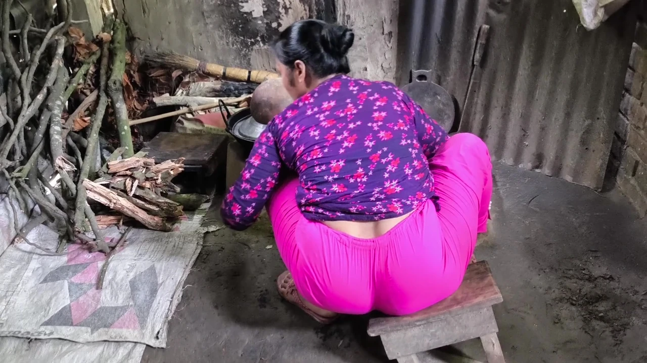 I Grabbed My Aunty In The Kitchen Room And Started Fucking Her” Aria Hidden=”true