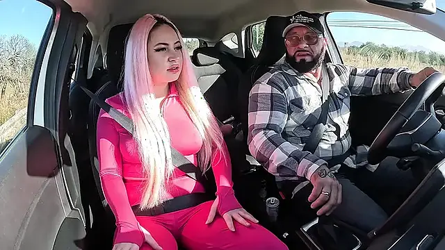 Sexy Babe Loves A Hard Anal Fuck On The Beach