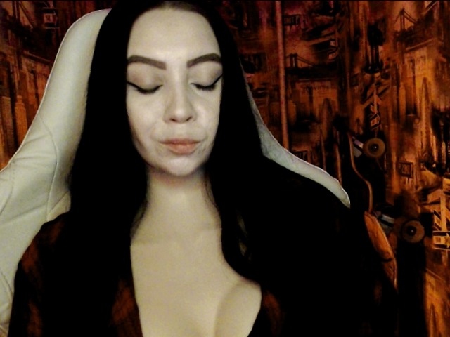 BeckyWhips” Loading=”lazy