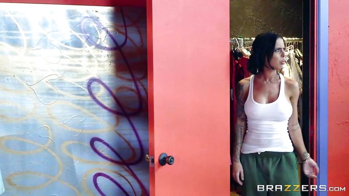 Slutty Wife Brandy Cheats On Her Hubby