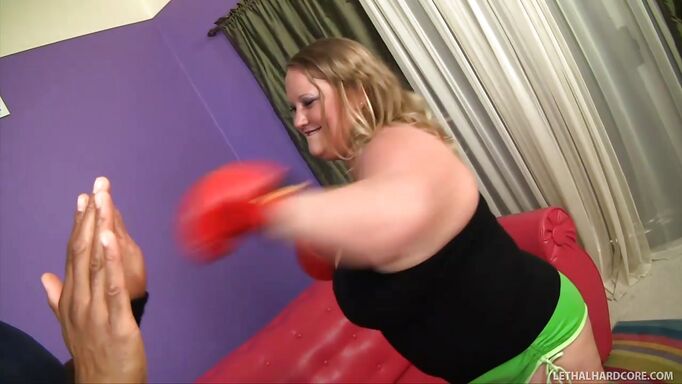 Bbw Knows How To Punch And Suck
