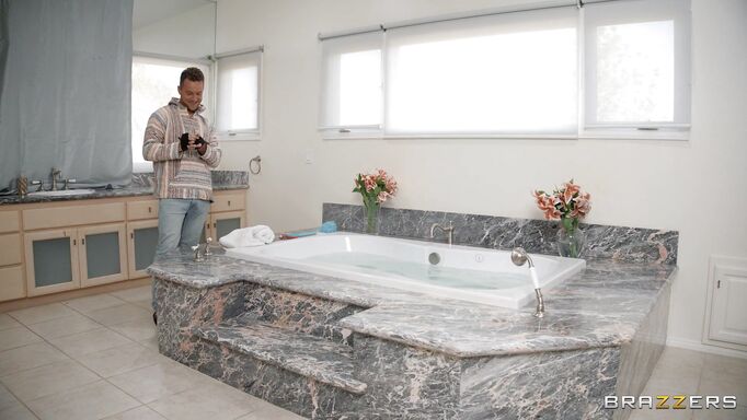 Horny Babe Wants Some Naughty Enjoyment With Step Bro