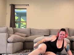 NIKKISFETISHES Sweaty Stepmom