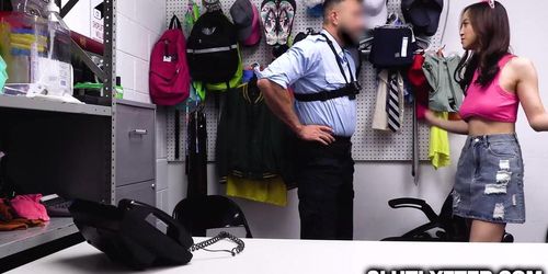 Senators Stepdaughter Alexia Anders Enjoys The Hot Sticky Mess From The Officer