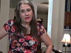 American Milf Kelli Is Toying Her Hairy Pussy