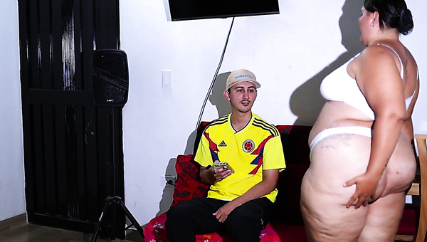 Amateur BBW Latina Chica Fucked By Little Male Friend