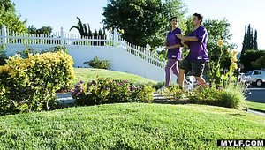 Torrid Brunette Housewife Penny Barber Gives Deepthroat Blowjob