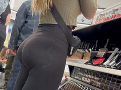 BLONDE SMACKABLE ASS