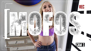 Cute Slim Brunette Uber Driver Gianna Ivy Sucks & Rides Her Client’s Dick In The Car Till Getting CIM