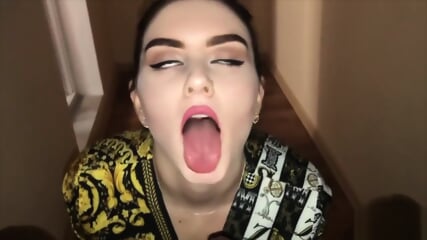 Bhabhi Escort In Hotel Room