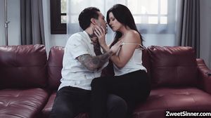 Hot Momma India Summer Begs For A Giant Dick