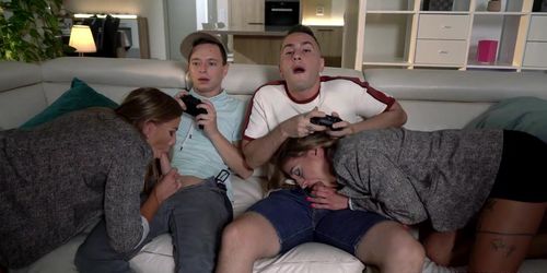 Double Play With No Interruptions (Eveline Dellai, Silvia Dellai)