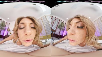 Lacy Spice’s Big Curves In VR Lingerie Group Heat