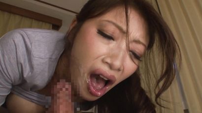 Reiko Kobayakawa Japanese MILF Gives Deepthroat Blowjob For Cum In Mouth
