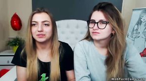 Amateur Lesbians Tying On Webcam