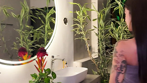 Latina Shower Masturbation — Solo Toy Play & 4K Close Ups